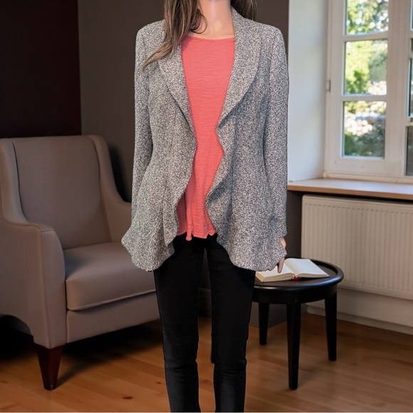 Coldwater Creek Bouclé Ruffle Hem Jacket – Size S (6-8) - Picture 3 of 10